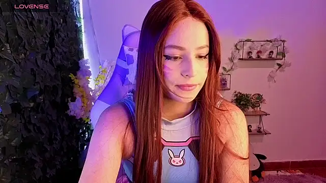 Snapshot of Eymmy_24 chatting on April 16, 1:39 am Eymmy 24 online show from April 16, 1:39 am