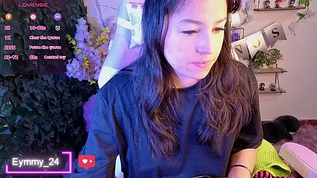 Snapshot of Eymmy_24 chatting on April 26, 1:25 am Eymmy 24 online show from April 26, 1:25 am