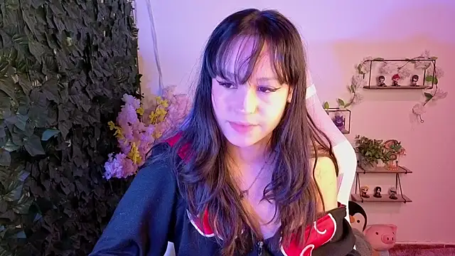 Snapshot of Eymmy_24 chatting on May 3, 1:33 am Eymmy 24 online show from May 3, 1:33 am
