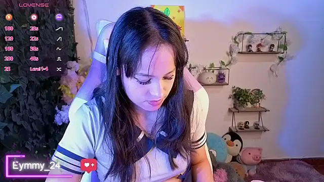 Snapshot of Eymmy_24 chatting on May 13, 1:47 am Eymmy 24 online show from May 13, 1:47 am