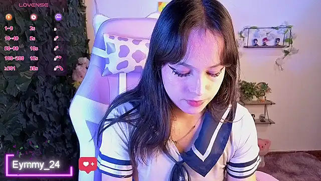Snapshot of Eymmy_24 chatting on May 23, 1:44 am Eymmy 24 online show from May 23, 1:44 am