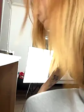 MiaKiittyy online show from November 4, 1:16 am