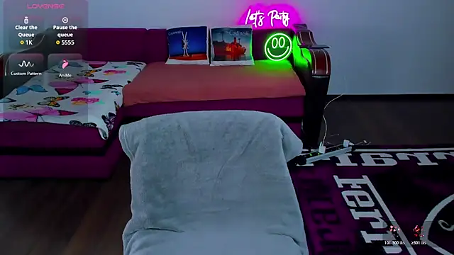 MiaKiittyy online show from December 1, 1:32 am