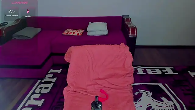 MiaKiittyy online show from January 17, 5:27 pm