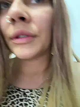 Snapshot of MiaKiittyy chatting on June 9, 8:20 pm MiaKiittyy online show from June 9, 8:20 pm