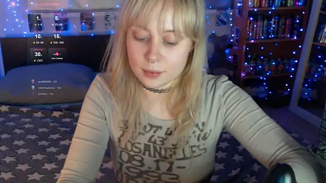 s1lvercherub online show from May 16, 7:56 pm