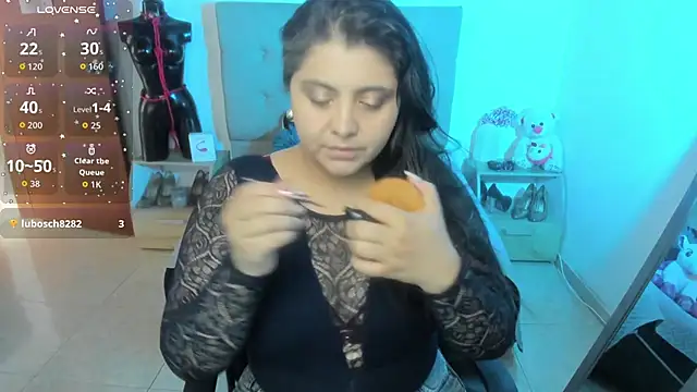 TifanyAmazinng online show from December 18, 12:33 pm