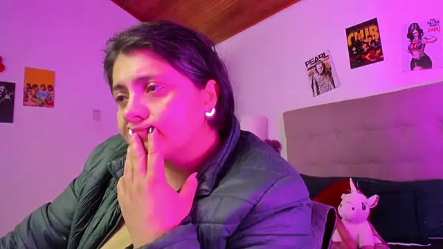 TifanyAmazinng online show from February 4, 12:22 pm