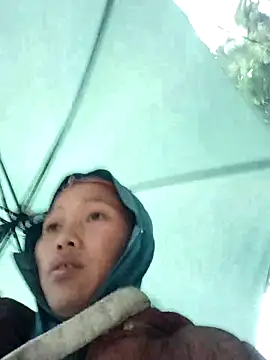 Snapshot of PhamPm70 chatting on November 2, 11:51 pm PhamPm70 online show from November 2, 11:51 pm