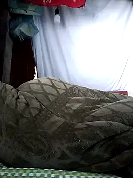 Snapshot of PhamPm70 chatting on November 23, 12:38 pm PhamPm70 online show from November 23, 12:38 pm