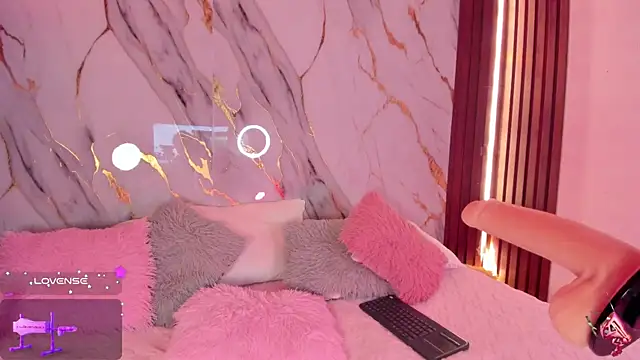 alicecute77 online show from September 16, 2:34 am