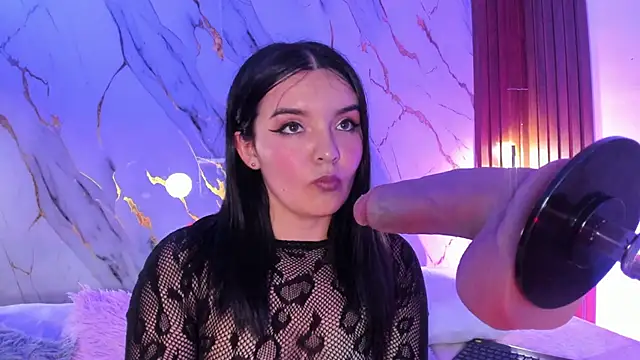 alicecute77 online show from June 12, 2:32 am