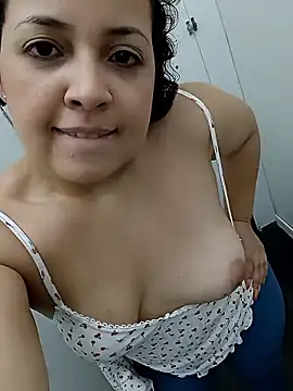 Snapshot of Silkenfeet21 chatting on January 11, 6:46 pm Silkenfeet21 online show from January 11, 6:46 pm