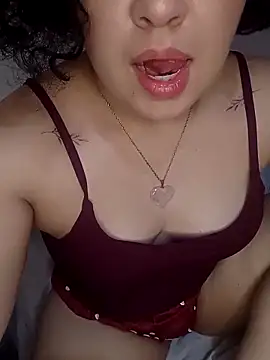 Snapshot of Silkenfeet21 chatting on March 11, 2:39 am Silkenfeet21 online show from March 11, 2:39 am