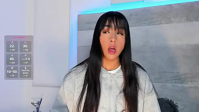 Snapshot of Aleja_ruizz chatting on December 15, 1:54 am Aleja ruizz online show from December 15, 1:54 am