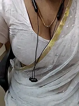 tami lavanya online show from August 6, 5:42 am
