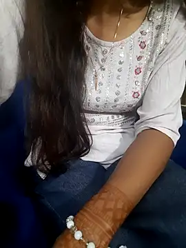 Snapshot of Aarti-kumri chatting on October 18, 9:54 am Aarti-kumri online show from October 18, 9:54 am
