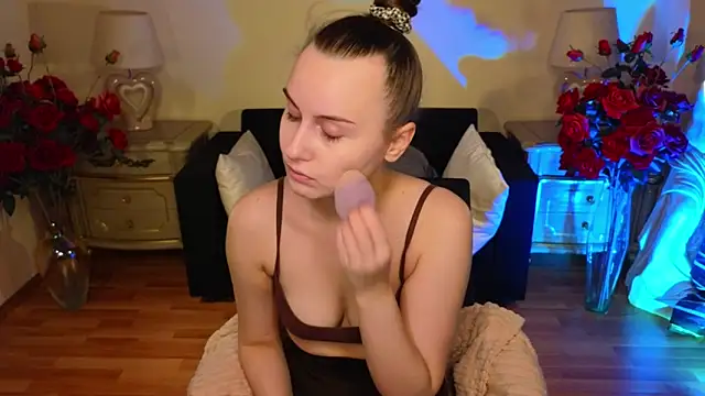 Kelly Cartier online show from December 4, 12:14 pm