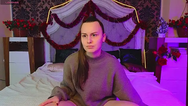 Kelly Cartier online show from January 17, 11:26 am