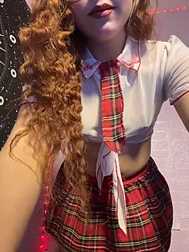 Snapshot of ZeziGamingg chatting on March 4, 5:35 am ZeziGamingg online show from March 4, 5:35 am