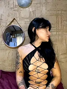 Snapshot of jepetitoiseau chatting on October 21, 7:03 pm jepetitoiseau online show from October 21, 7:03 pm