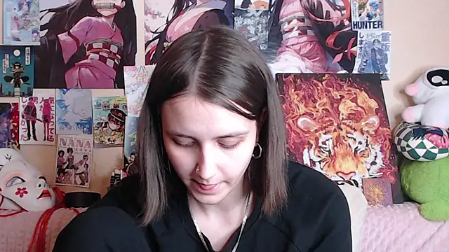 Snapshot of AliceChio chatting on November 12, 5:57 pm AliceChio online show from November 12, 5:57 pm