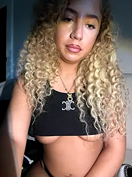 Snapshot of Aurorajadex chatting on September 13, 3:56 pm Aurorajadex online show from September 13, 3:56 pm