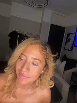 Snapshot of Aurorajadex chatting on October 18, 9:48 pm Aurorajadex online show from October 18, 9:48 pm