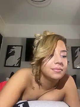 Snapshot of Aurorajadex chatting on October 21, 2:34 am Aurorajadex online show from October 21, 2:34 am