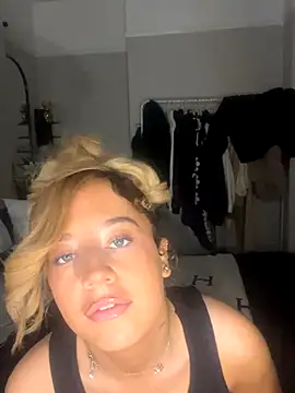 Snapshot of Aurorajadex chatting on October 21, 3:35 pm Aurorajadex online show from October 21, 3:35 pm