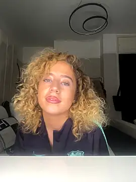 Snapshot of Aurorajadex chatting on October 27, 8:13 pm Aurorajadex online show from October 27, 8:13 pm