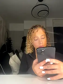 Snapshot of Aurorajadex chatting on November 5, 6:41 pm Aurorajadex online show from November 5, 6:41 pm