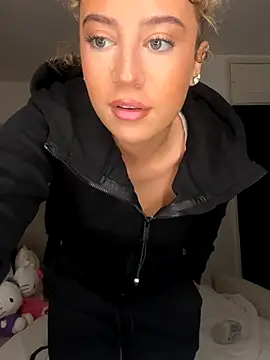 Snapshot of Aurorajadex chatting on November 7, 2:17 pm Aurorajadex online show from November 7, 2:17 pm