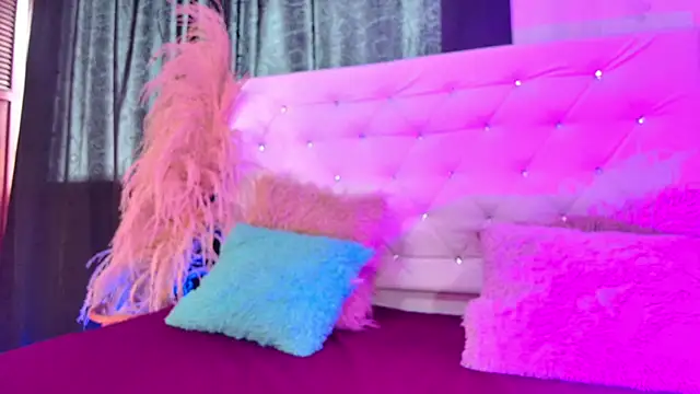 Snapshot of tatixxxvega chatting on June 5, 7:41 pm tatixxxvega online show from June 5, 7:41 pm