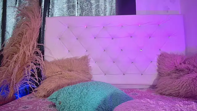 Snapshot of tatixxxvega chatting on July 1, 5:56 pm tatixxxvega online show from July 1, 5:56 pm