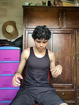 Snapshot of Axel-Mejia chatting on October 19, 5:46 pm Axel-Mejia online show from October 19, 5:46 pm