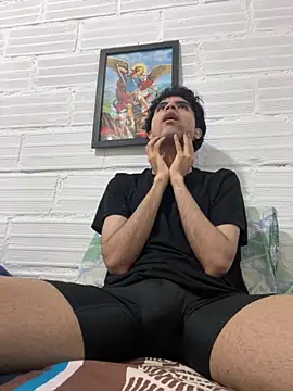 Snapshot of Axel-Mejia chatting on October 23, 1:43 pm Axel-Mejia online show from October 23, 1:43 pm