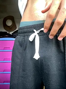 Snapshot of Axel-Mejia chatting on October 24, 7:10 pm Axel-Mejia online show from October 24, 7:10 pm