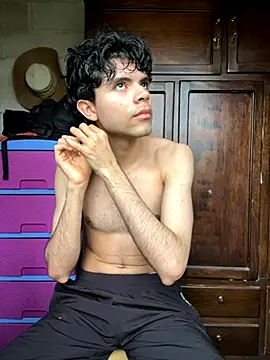 Snapshot of Axel-Mejia chatting on October 28, 12:52 pm Axel-Mejia online show from October 28, 12:52 pm