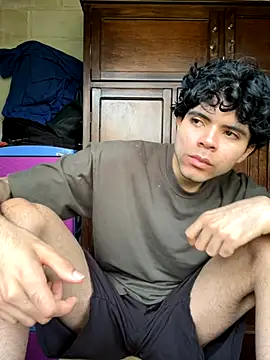 Snapshot of Axel-Mejia chatting on November 6, 1:45 pm Axel-Mejia online show from November 6, 1:45 pm