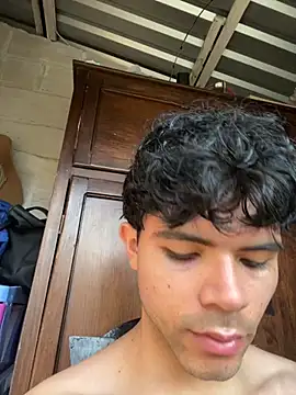 Snapshot of Axel-Mejia chatting on December 3, 8:40 pm Axel-Mejia online show from December 3, 8:40 pm