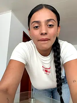 Snapshot of AnaaFaith_ chatting on December 18, 8:26 pm AnaaFaith online show from December 18, 8:26 pm