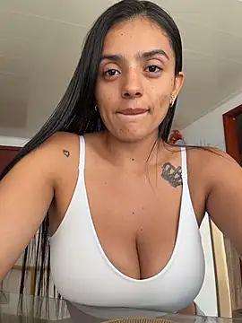 Snapshot of AnaaFaith_ chatting on January 7, 7:49 pm AnaaFaith online show from January 7, 7:49 pm