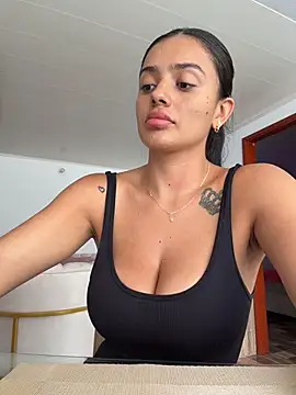 Snapshot of AnaaFaith_ chatting on February 17, 8:04 pm AnaaFaith online show from February 17, 8:04 pm