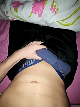 Snapshot of NonDirloAllaMamma chatting on December 1, 8:47 pm NonDirloAllaMamma online show from December 1, 8:47 pm