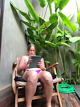 slimthickgoddess online show from December 1, 8:08 am