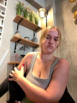 slimthickgoddess online show from December 4, 4:11 am