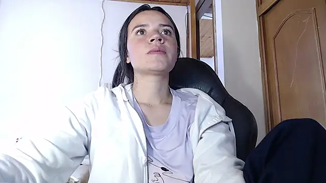 Snapshot of Skylar_Serenity chatting on September 14, 5:12 pm Skylar Serenity online show from September 14, 5:12 pm