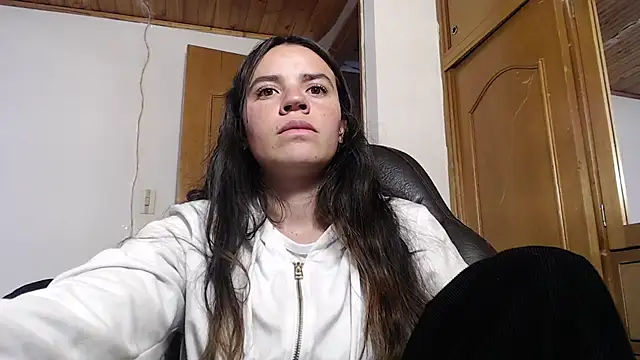 Snapshot of Skylar_Serenity chatting on October 3, 8:28 pm Skylar Serenity online show from October 3, 8:28 pm