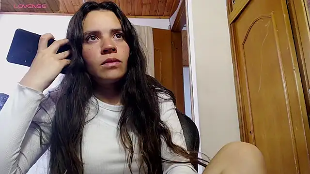 Snapshot of Skylar_Serenity chatting on October 23, 7:01 pm Skylar Serenity online show from October 23, 7:01 pm